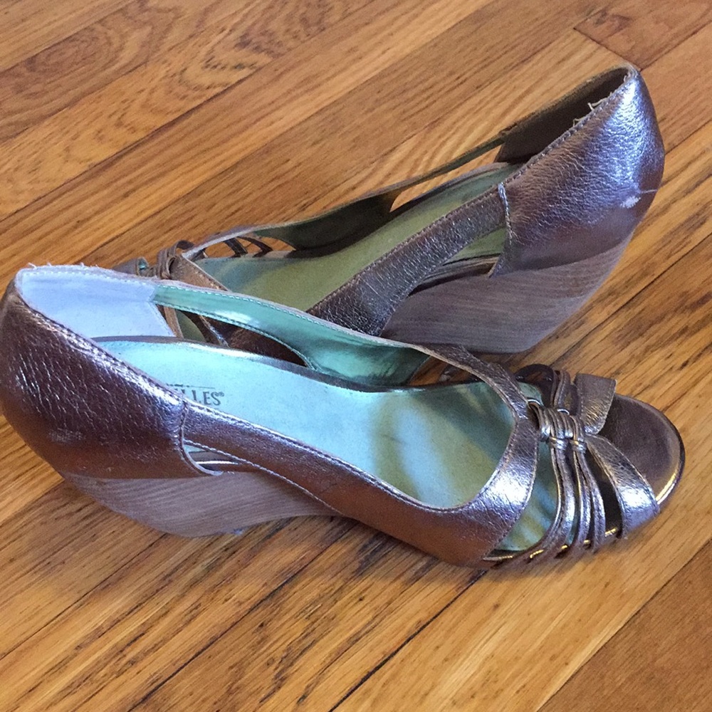 Seychelles wedges